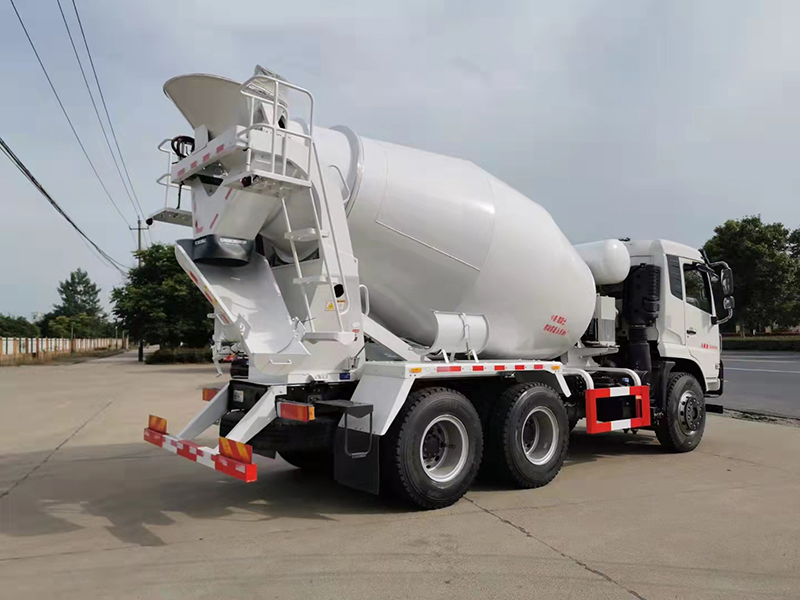 航天萬(wàn)山 后八輪攪拌車(chē)