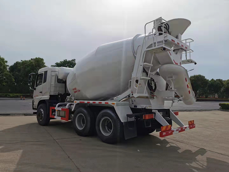 航天萬(wàn)山 后八輪攪拌車(chē)