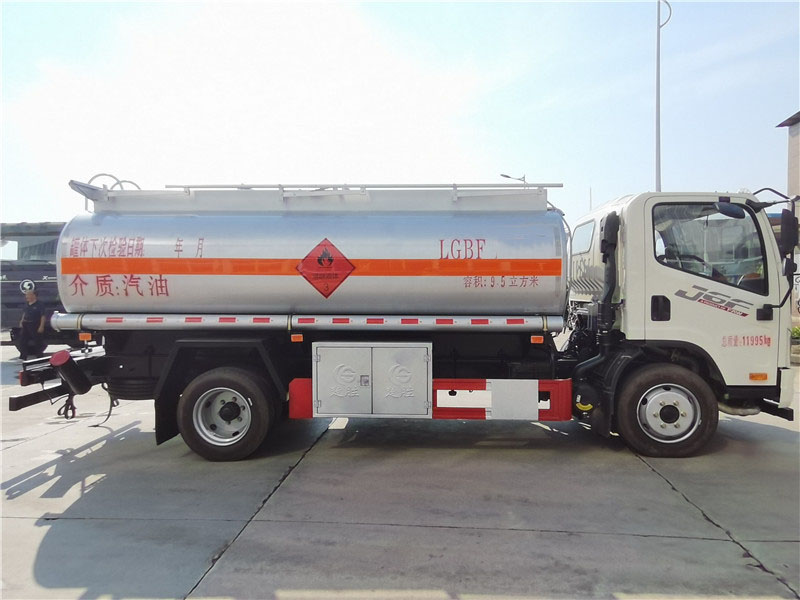 9.5方 楚勝解放J6油罐車