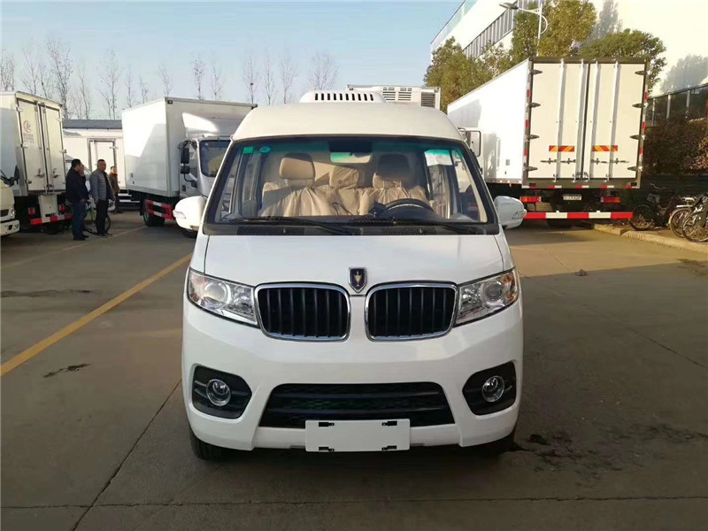 金杯雙排面包冷藏車