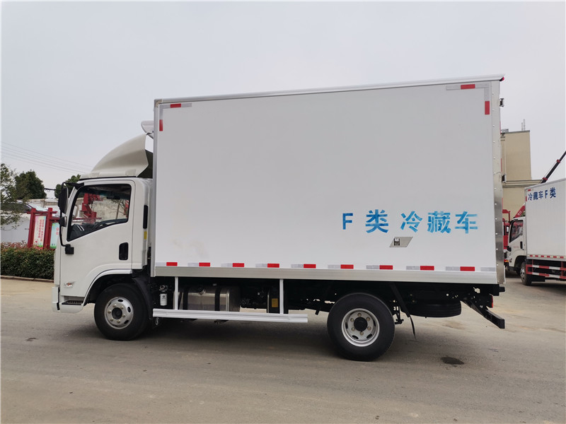 陜汽德龍K3000藍(lán)牌冷藏車(chē)