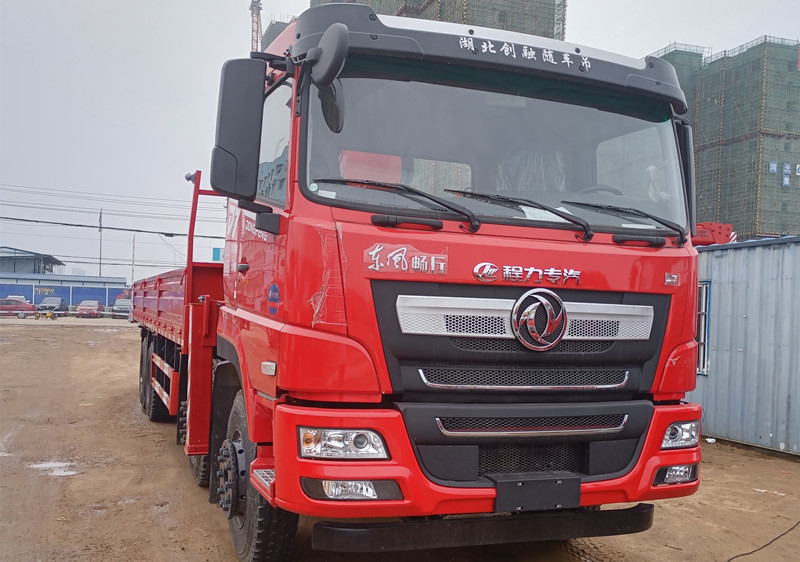 東風(fēng)暢行D7前四后八隨車吊新品上市