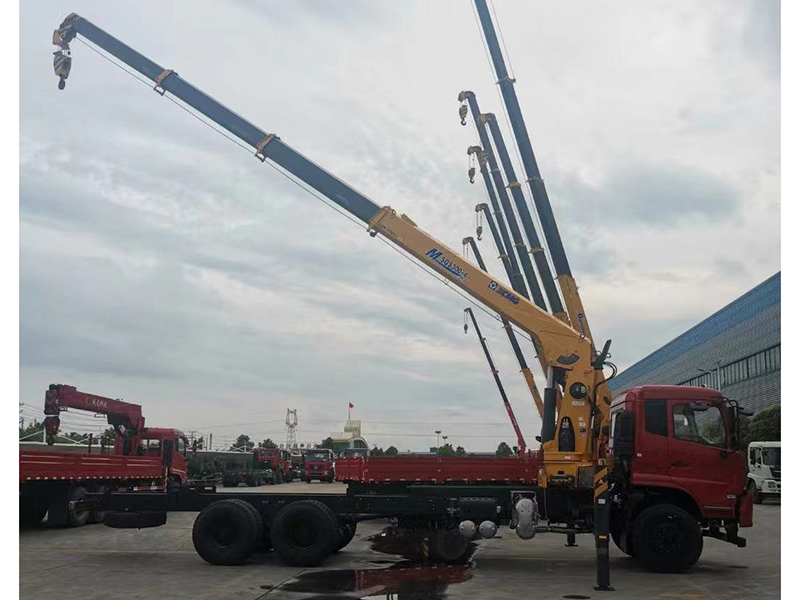 東風(fēng)專(zhuān)底D3V后雙橋隨車(chē)吊