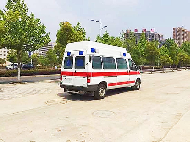 江鈴特順長軸高頂柴油版救護車