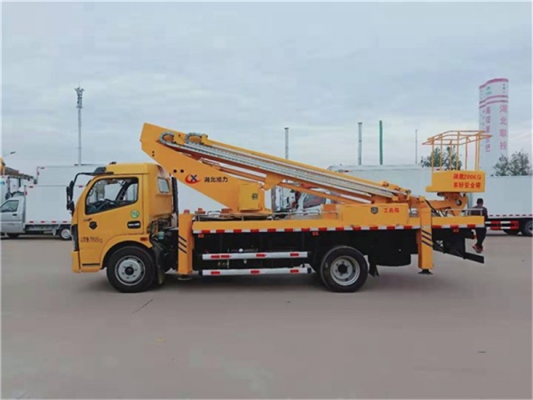東風22米高空作業(yè)車