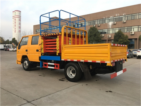 ( )江鈴10米剪叉式升降平臺(tái)高空作業(yè)車